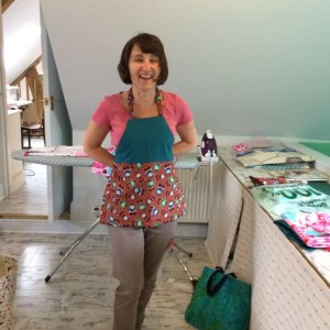 Mini-pinny in a sewing is fun not a flog sewing class